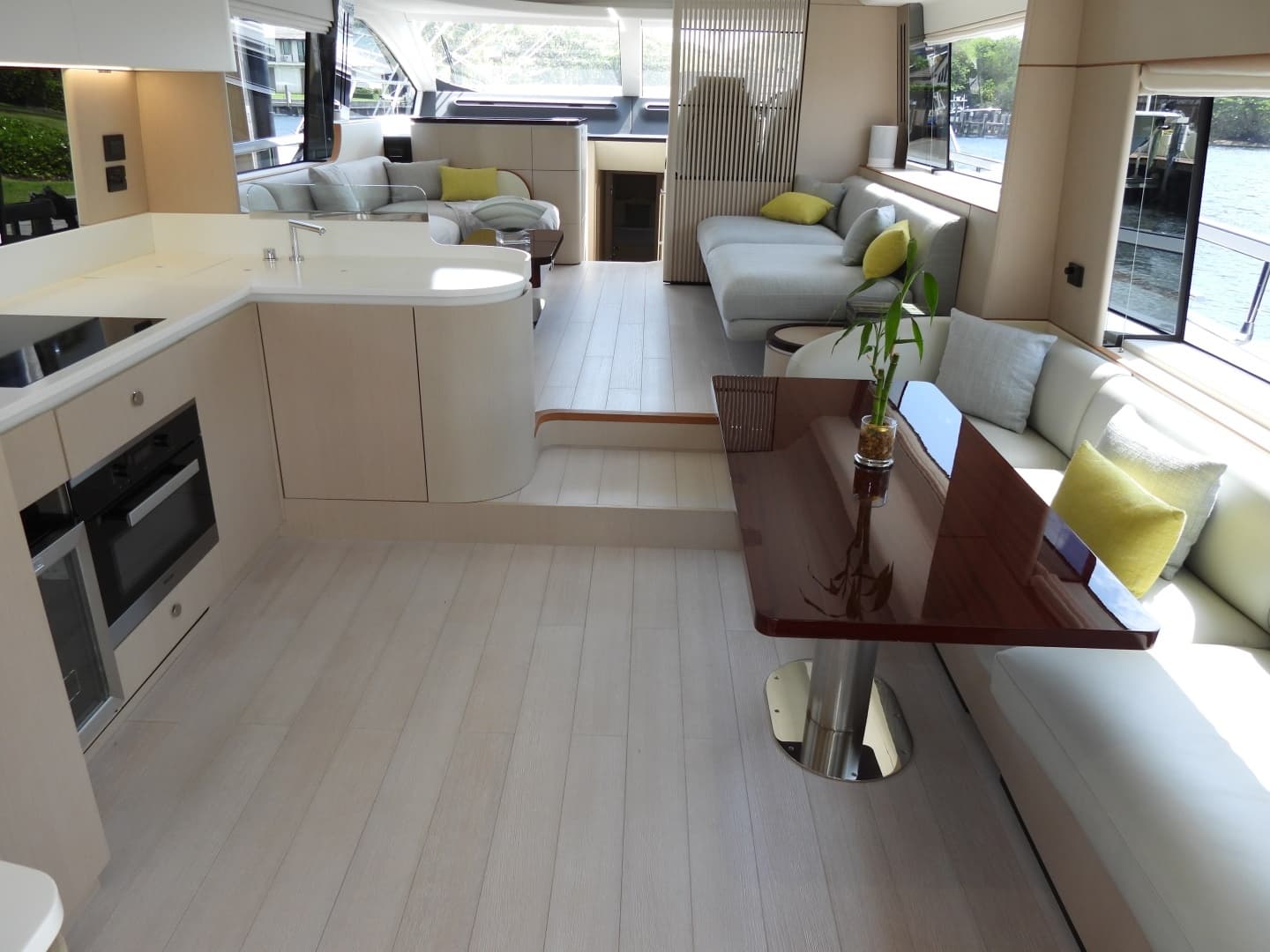 2023 Azimut Fly 68 - Image 4