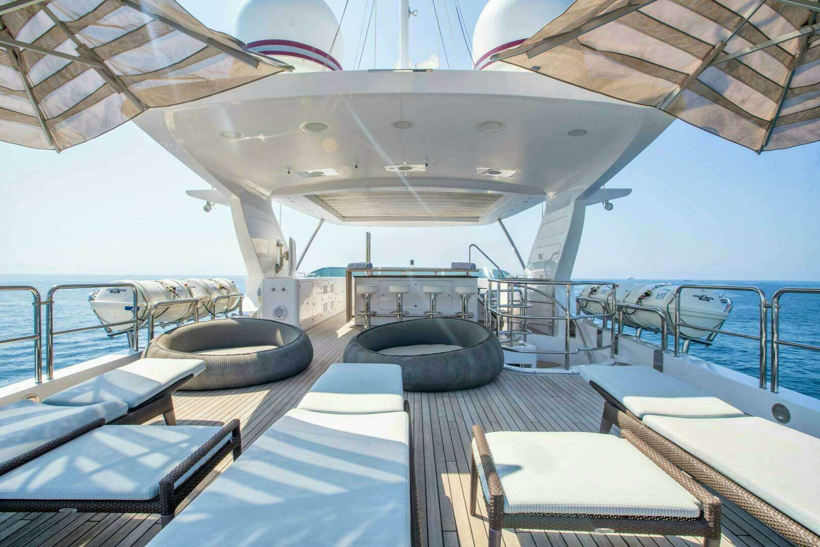 2015 Benetti Benetti Classic 121 - Image 14