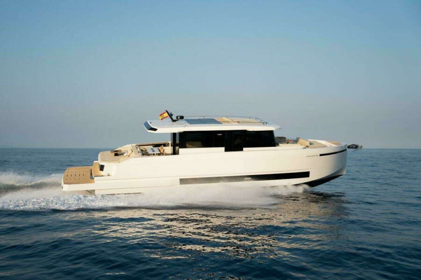 2026 De Antonio Yachts D60 - Image 2