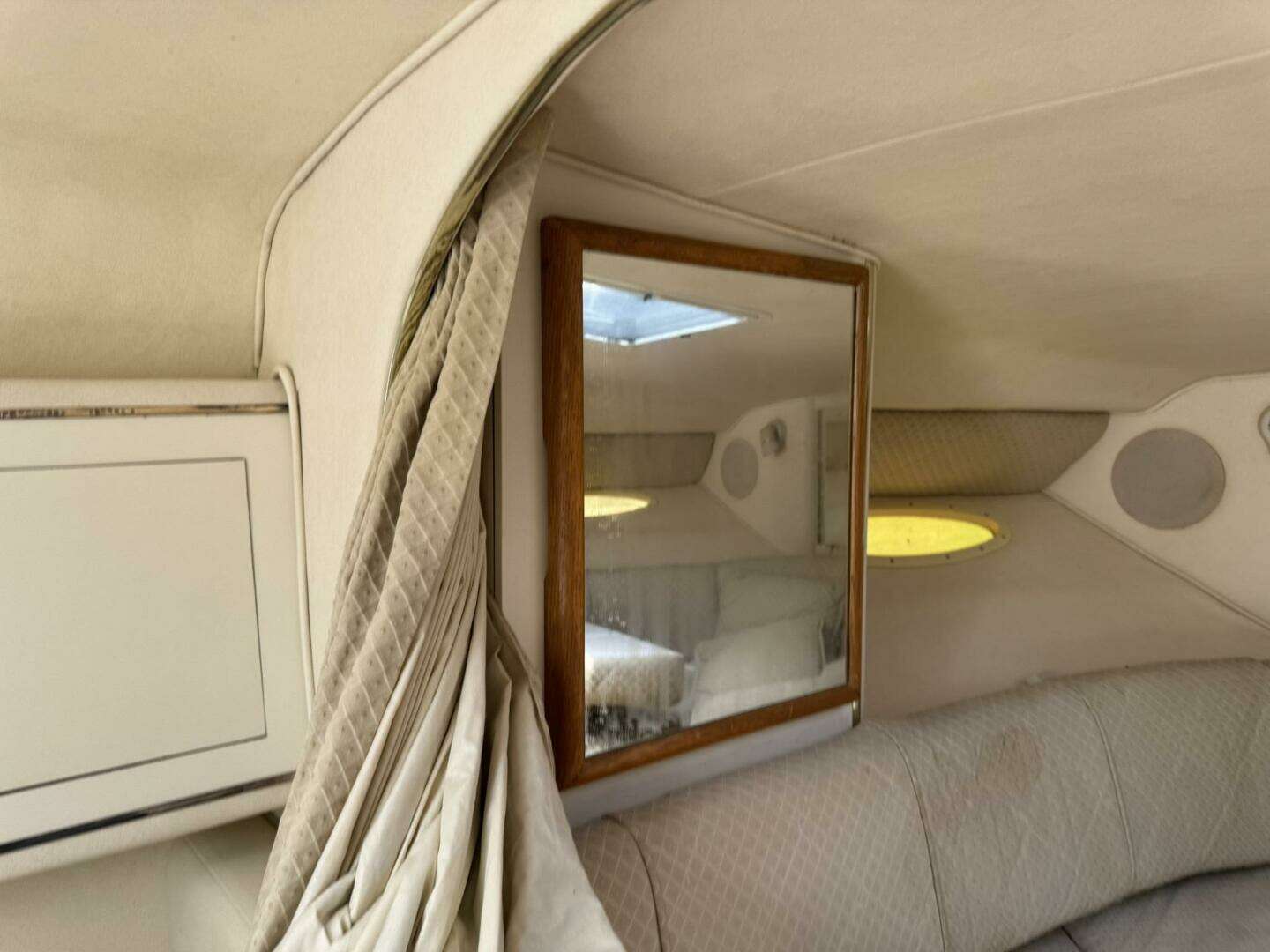 1998 Sea Ray 290 Sundancer - Image 31