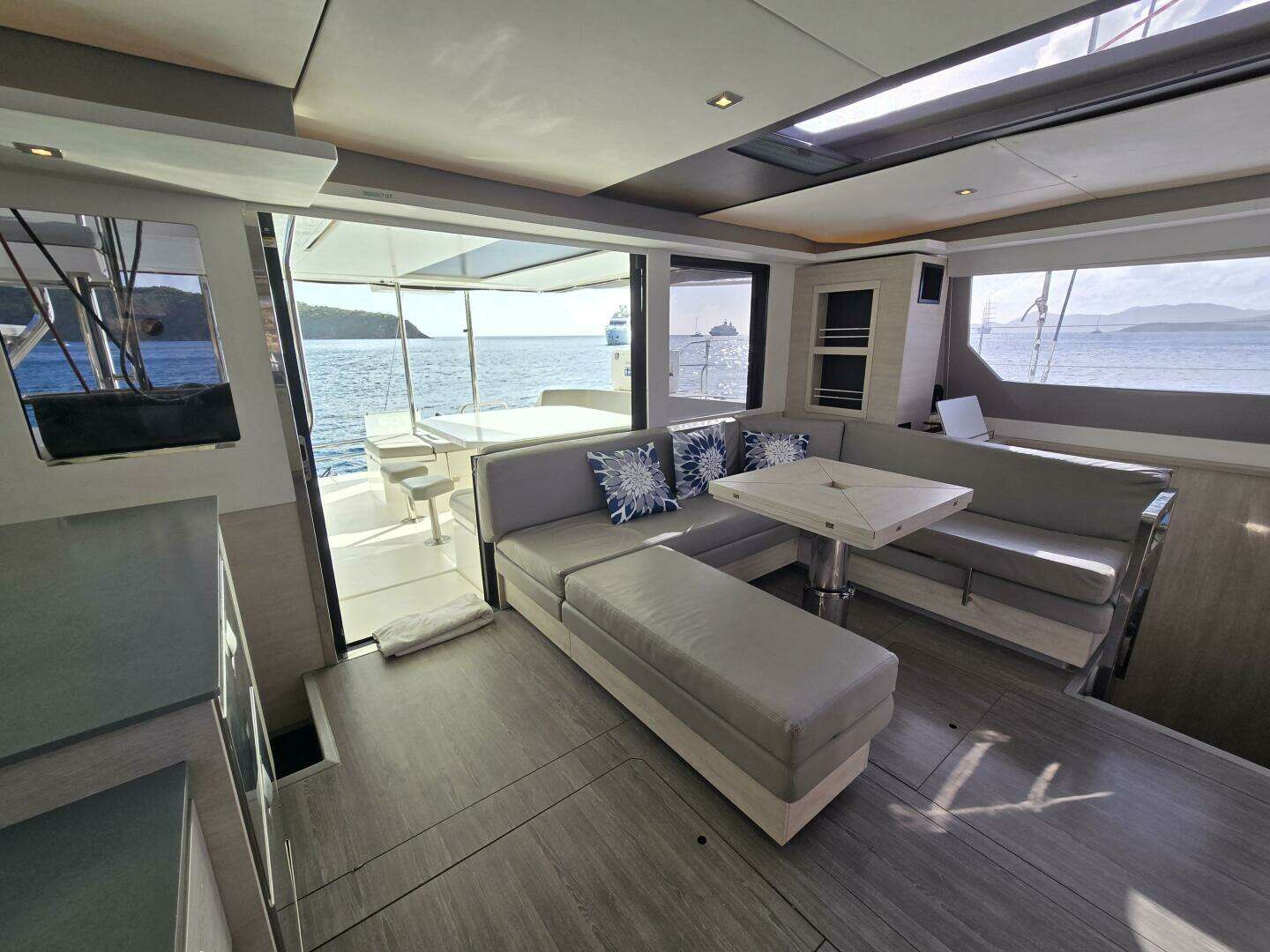 2020 Leopard 50 - Image 11