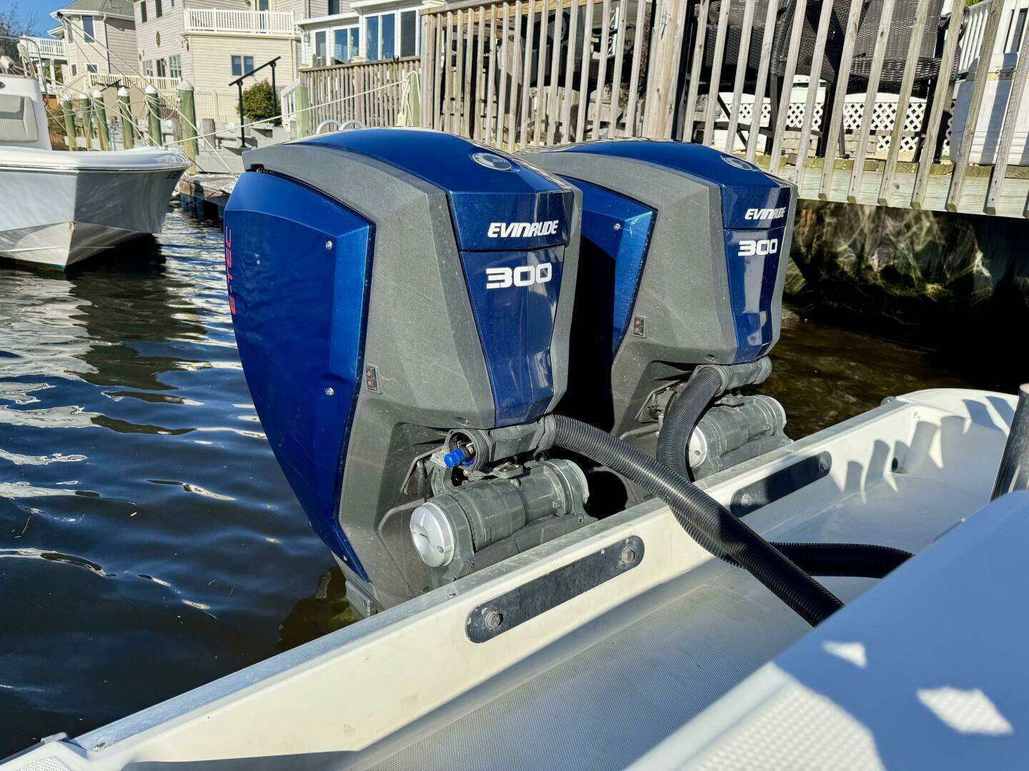 2004 Hydra-Sports Vector 3300 CC - Image 25