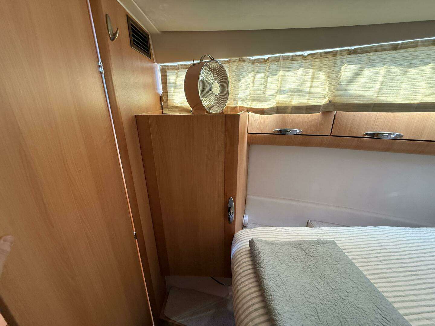 2013 Greenline 33 - Image 46