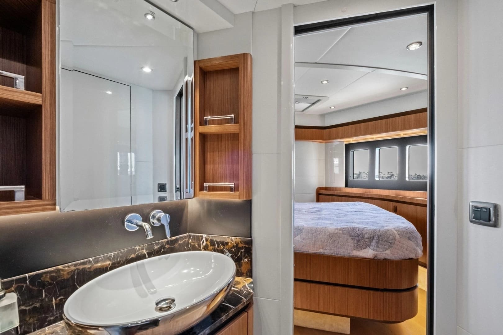2019 Absolute 52 Navetta - Image 38