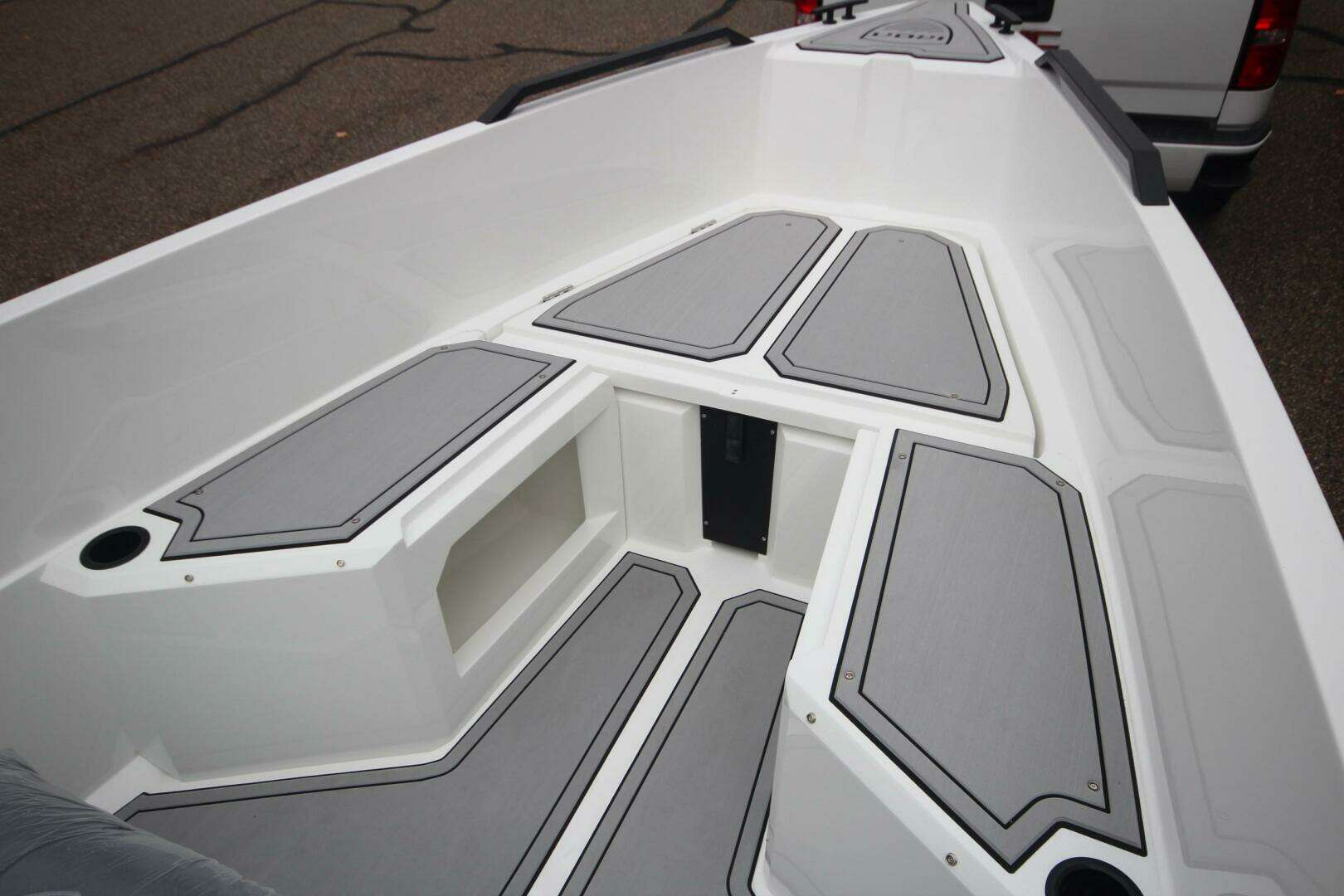 2026 Iron 767 T-Top - Image 28