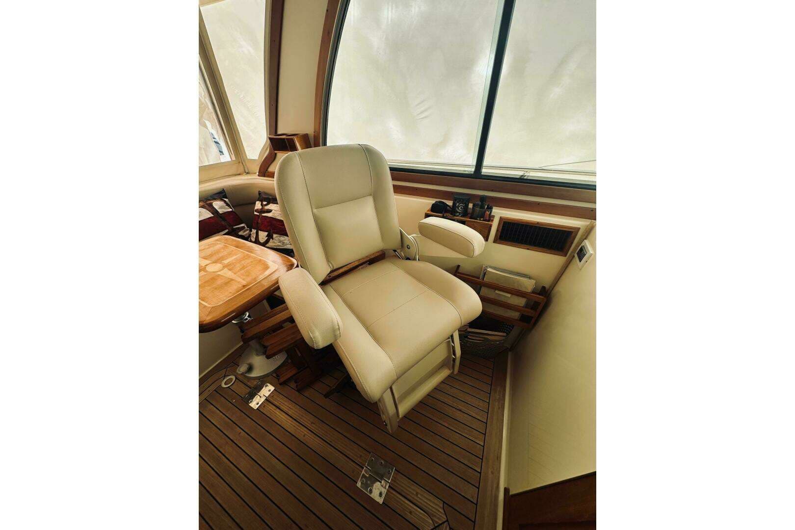 2008 Sabre 38 Hard Top Express - Image 10