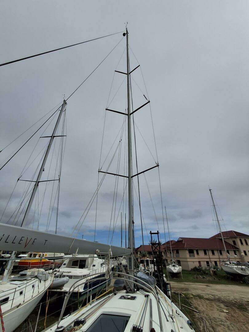 2010 Beneteau First 40 - Image 5