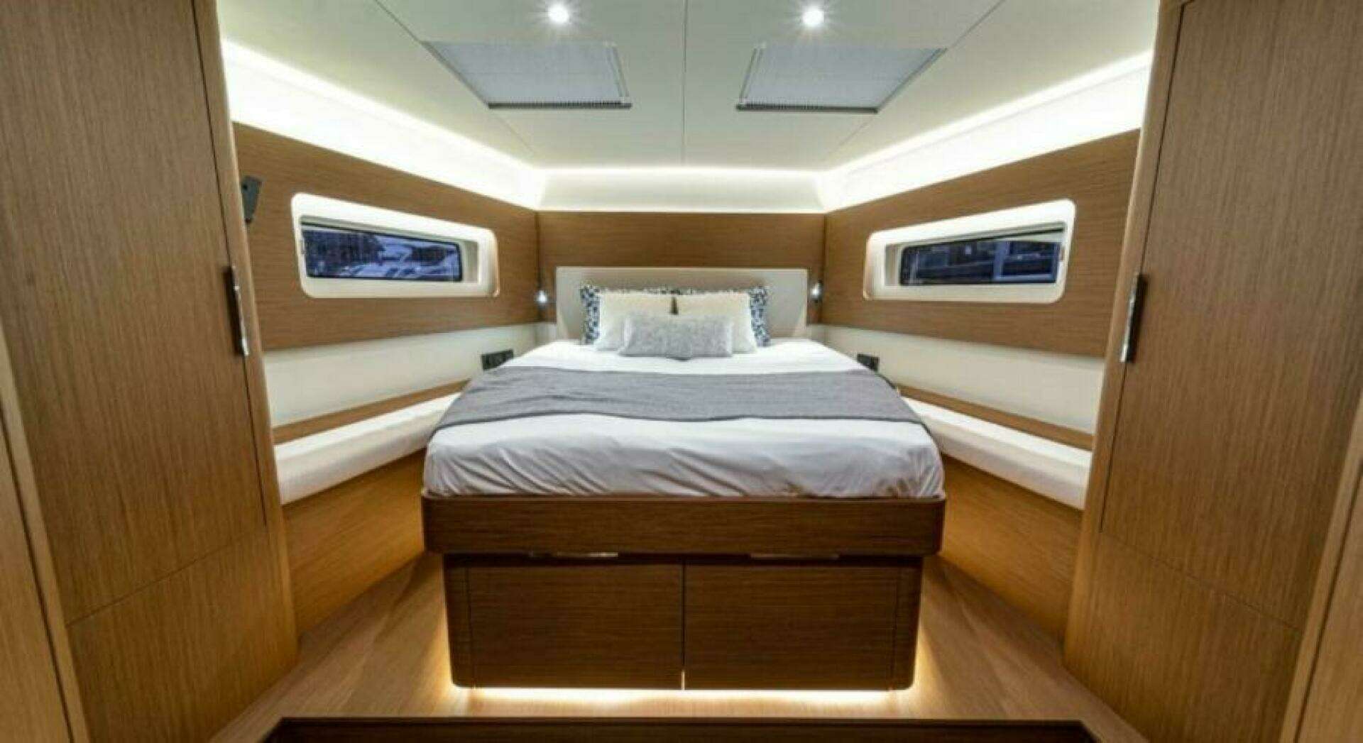 2025 Beneteau Oceanis Yacht 54 - Image 12