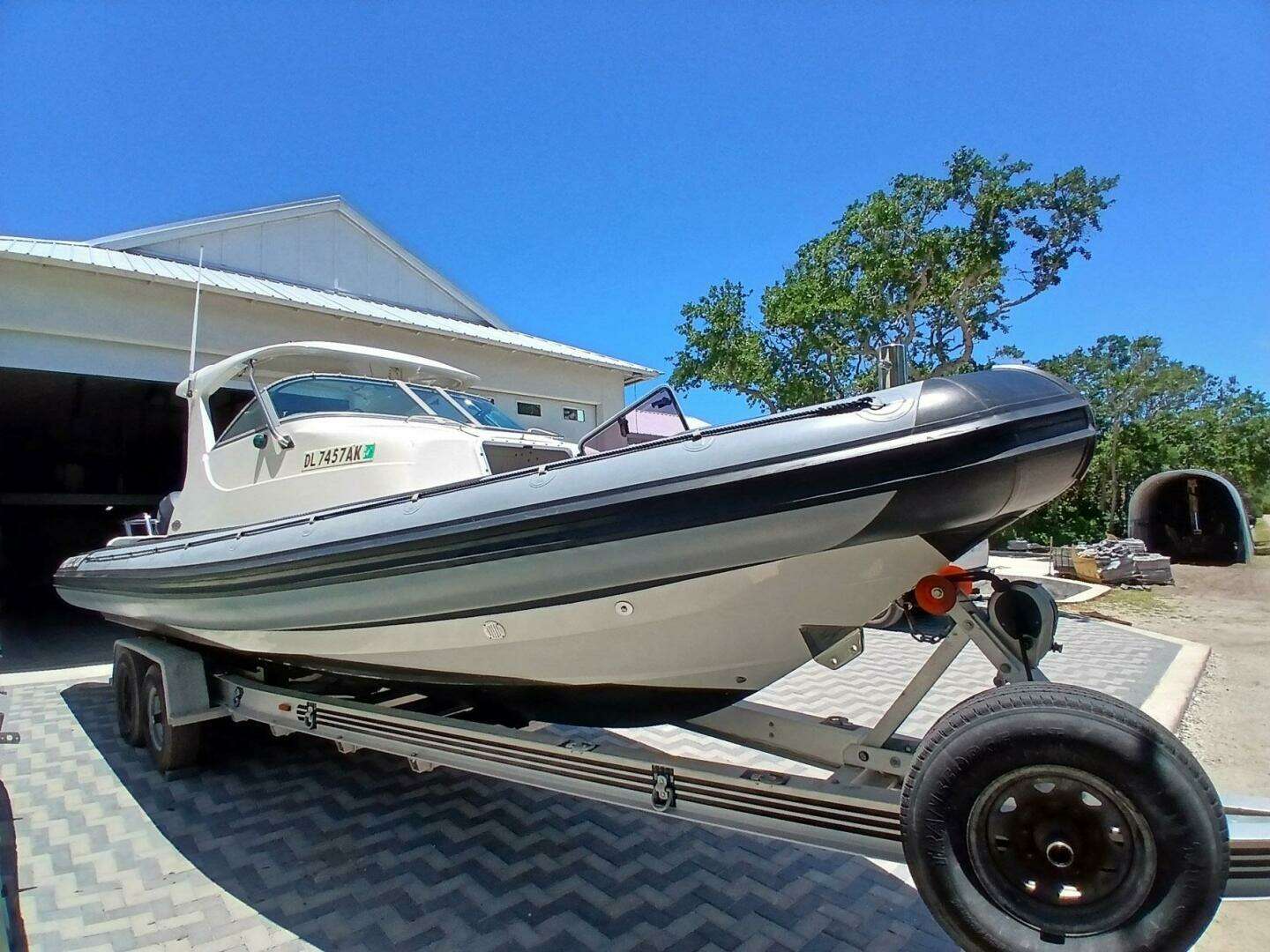 2002 Protector 28 Targa - Image 3