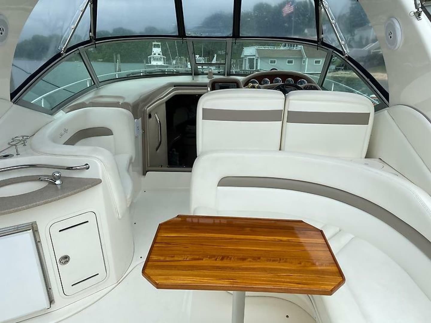 2004 Sea Ray 320 Sundancer - Image 5