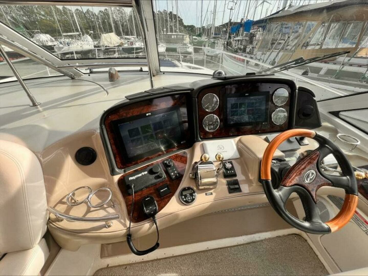 2005 Sea Ray 500 Sundancer - Image 8