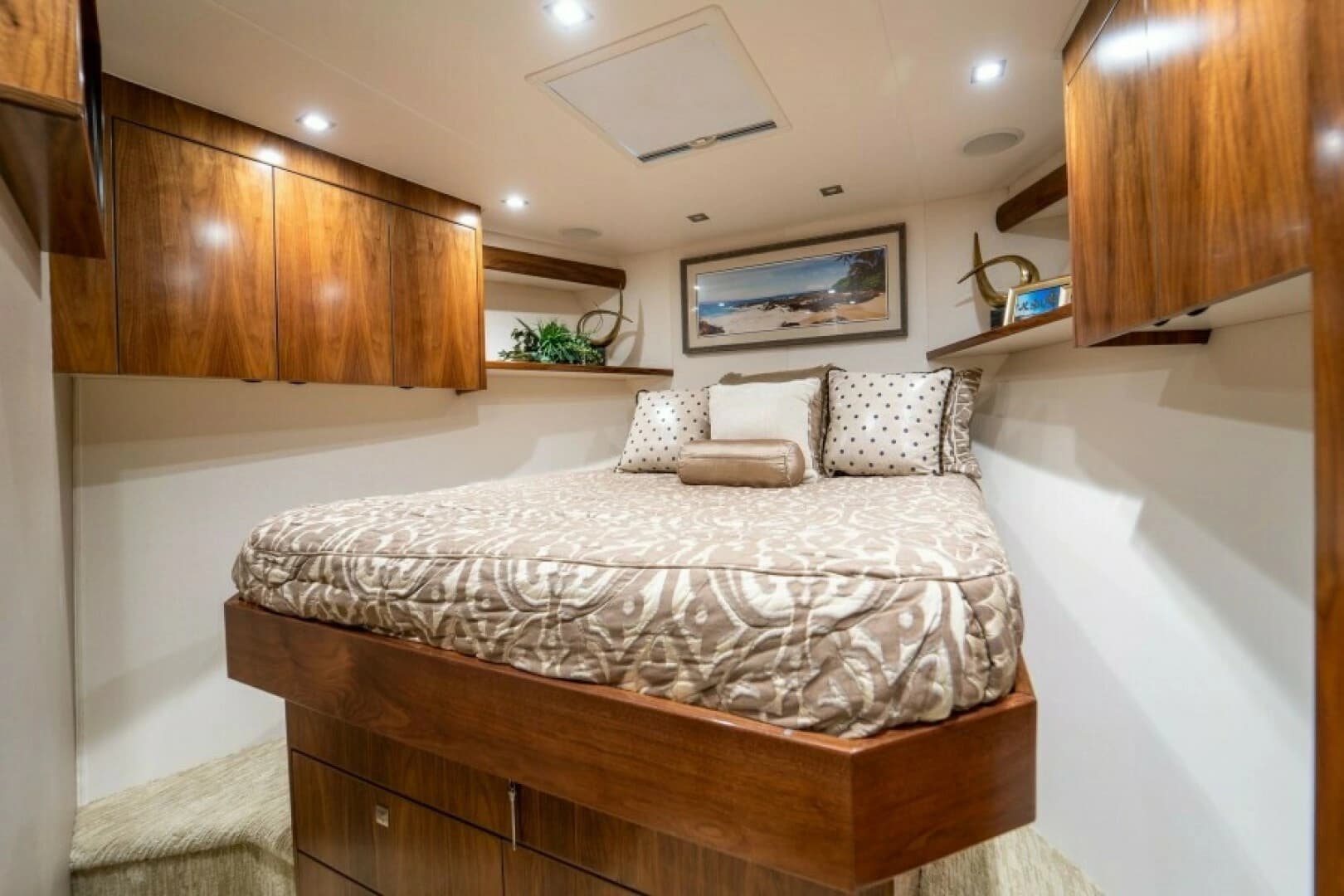 2018 Viking 72 Convertible - Image 44
