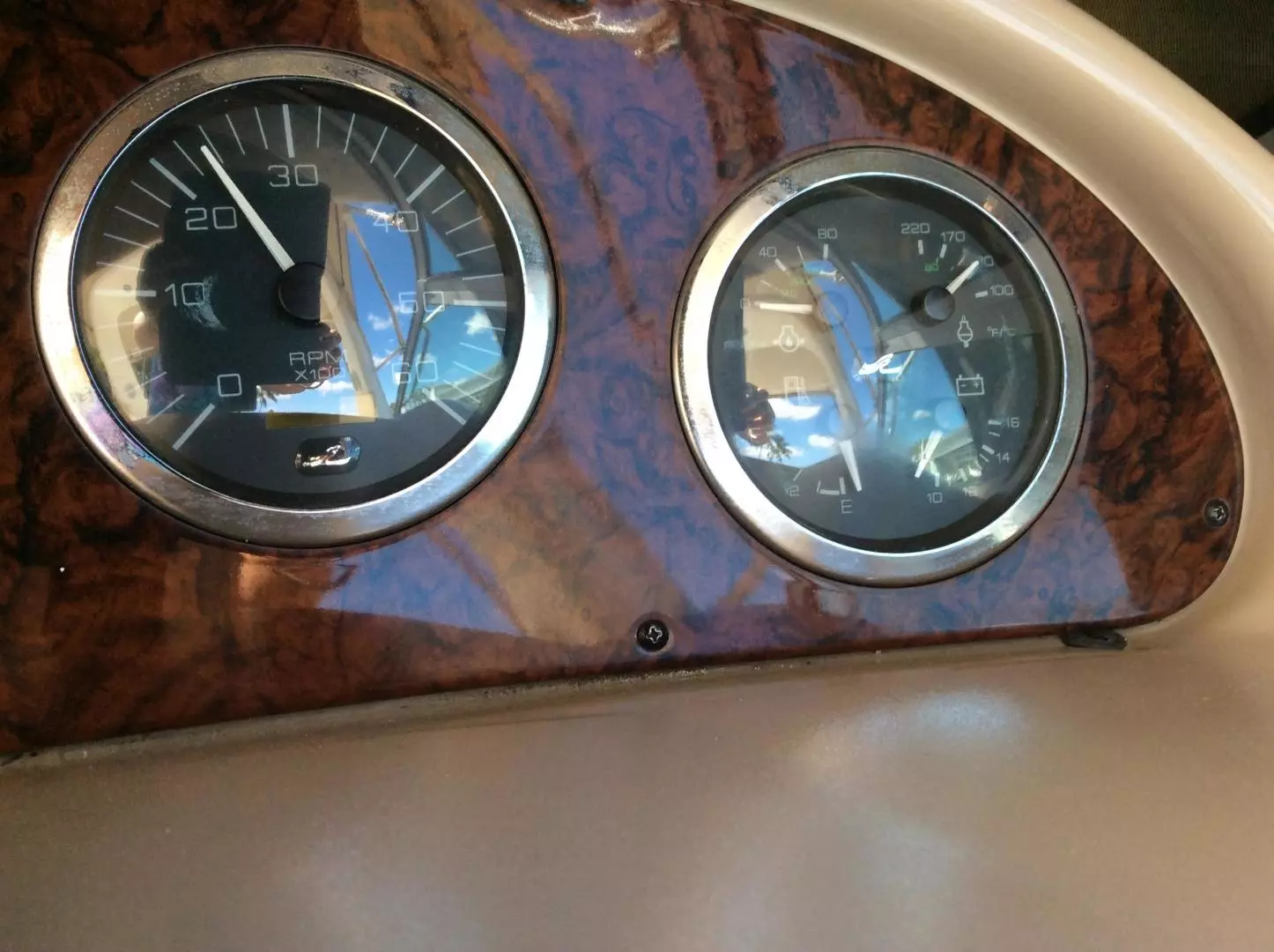 2003 Sea Ray 320 - Image 10
