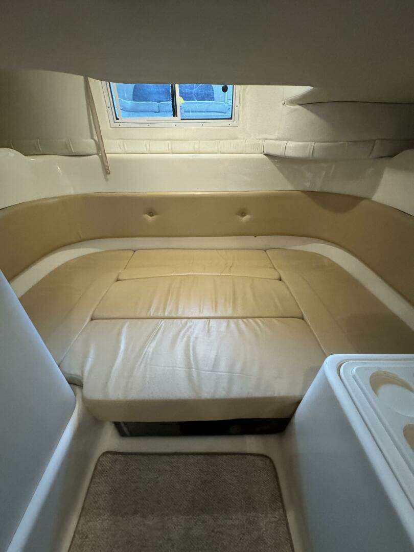 2003 Chris-Craft 328 Express Cruiser - Image 9