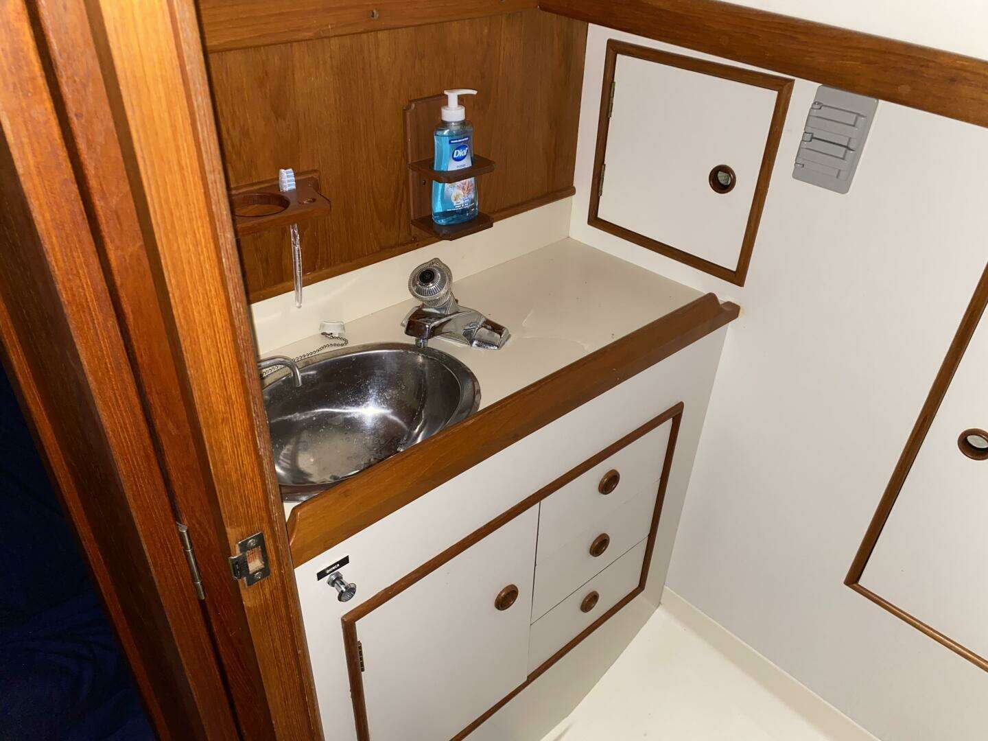 1984 Hinterhoeller Nonsuch 26 - Image 42