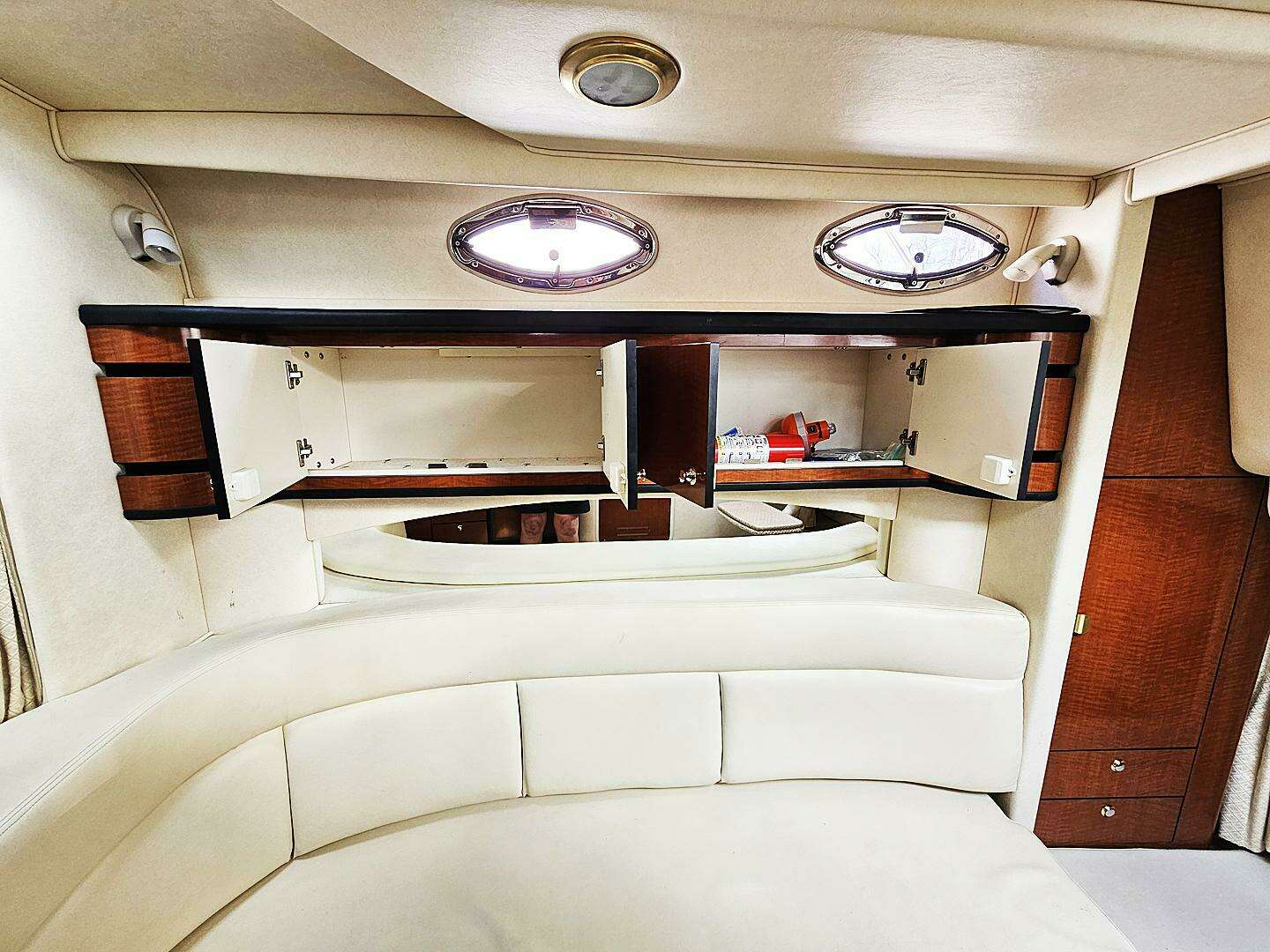 2004 Sea Ray 300 Sundancer - Image 18