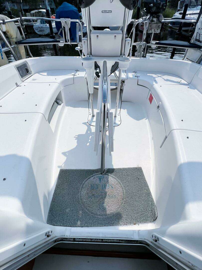 2002 Hunter 356 - Image 11