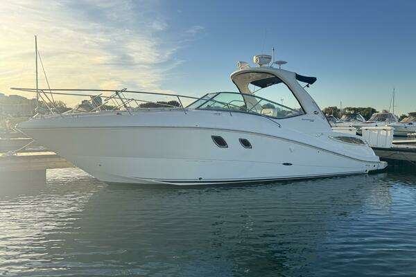 2011 Sea Ray 330 Sundancer - Image 1