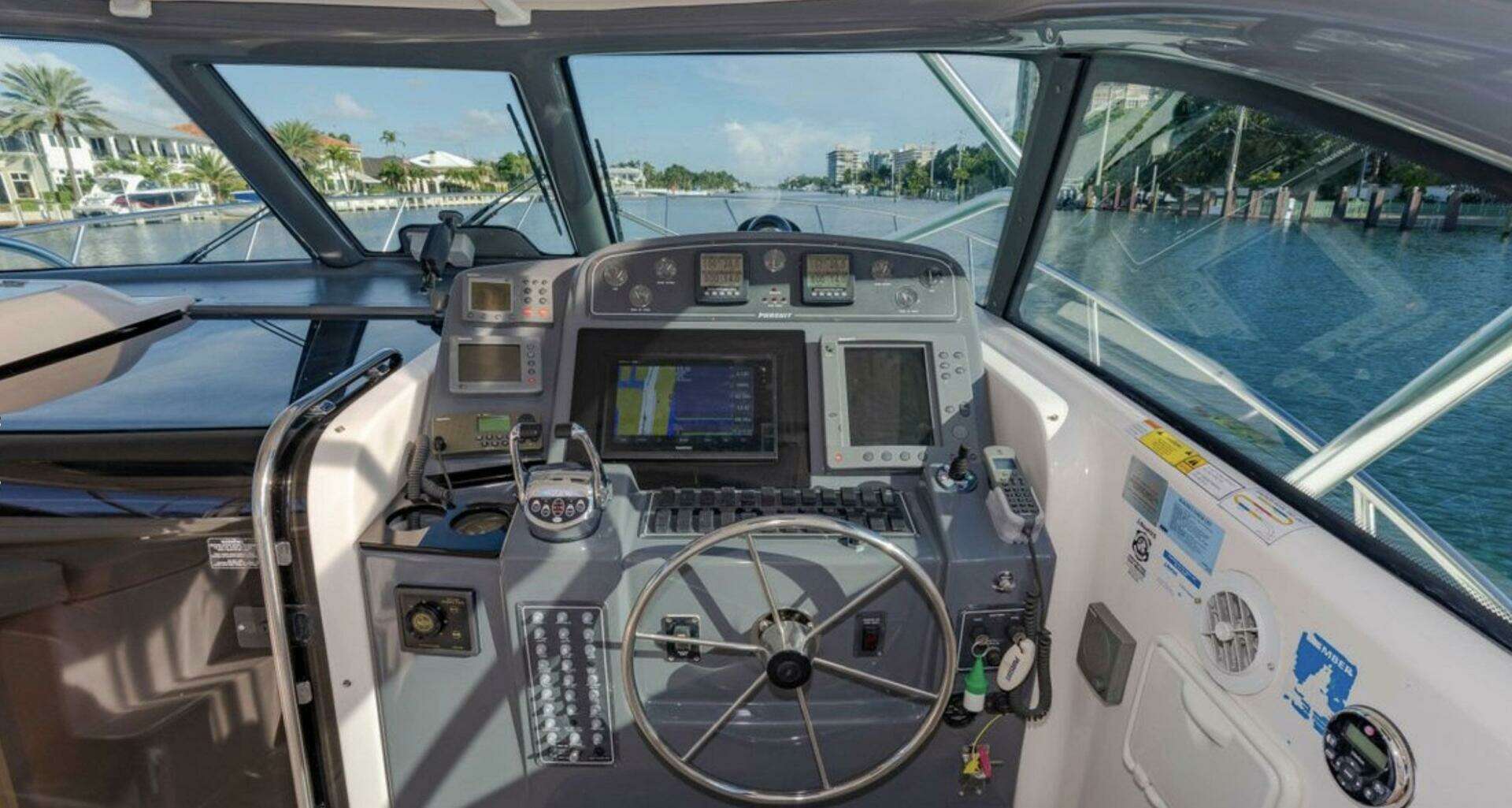 2004 Pursuit 3800 Express - Image 12
