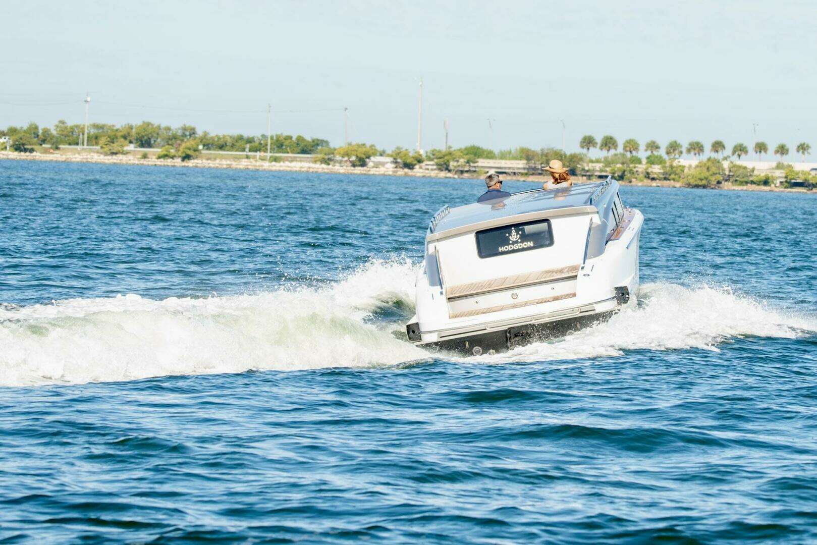 2016 Hodgdon Yachts Venetian Limo - Image 3
