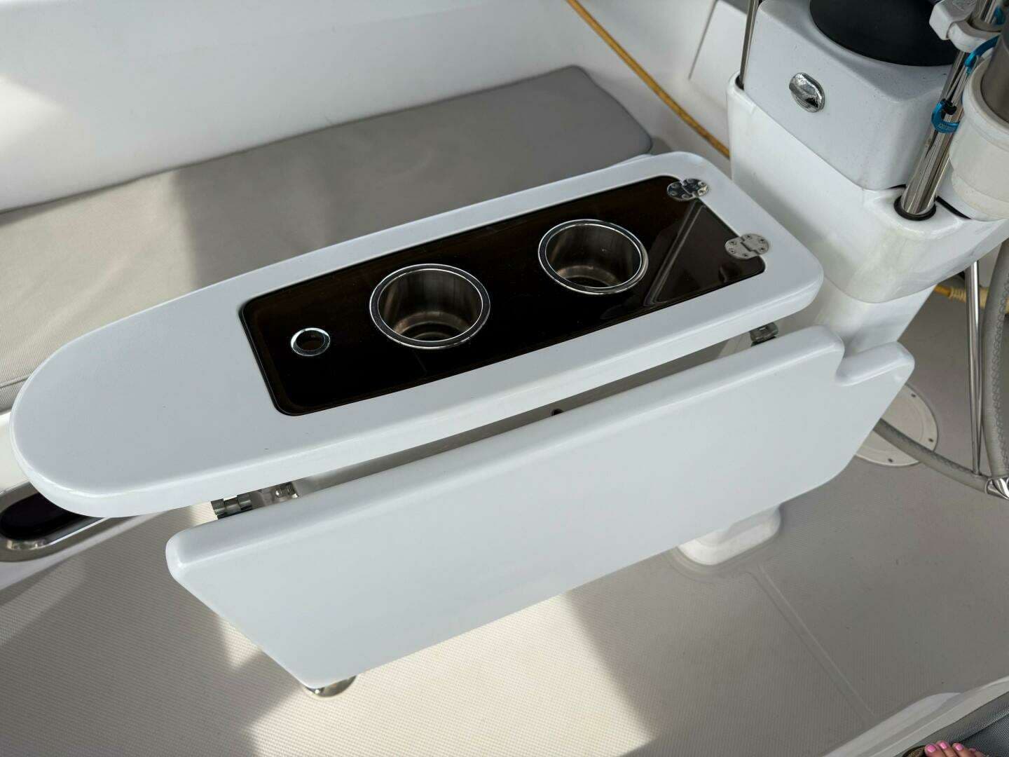 2011 Catalina 355 - Image 21