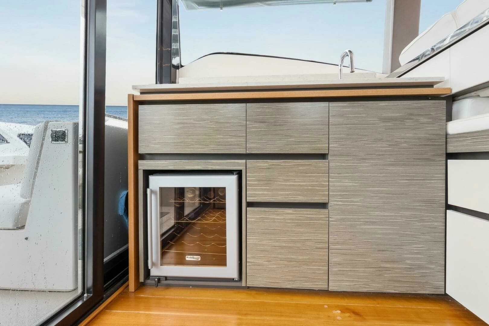 2019 Tiara Yachts C49 Coupe - Image 11