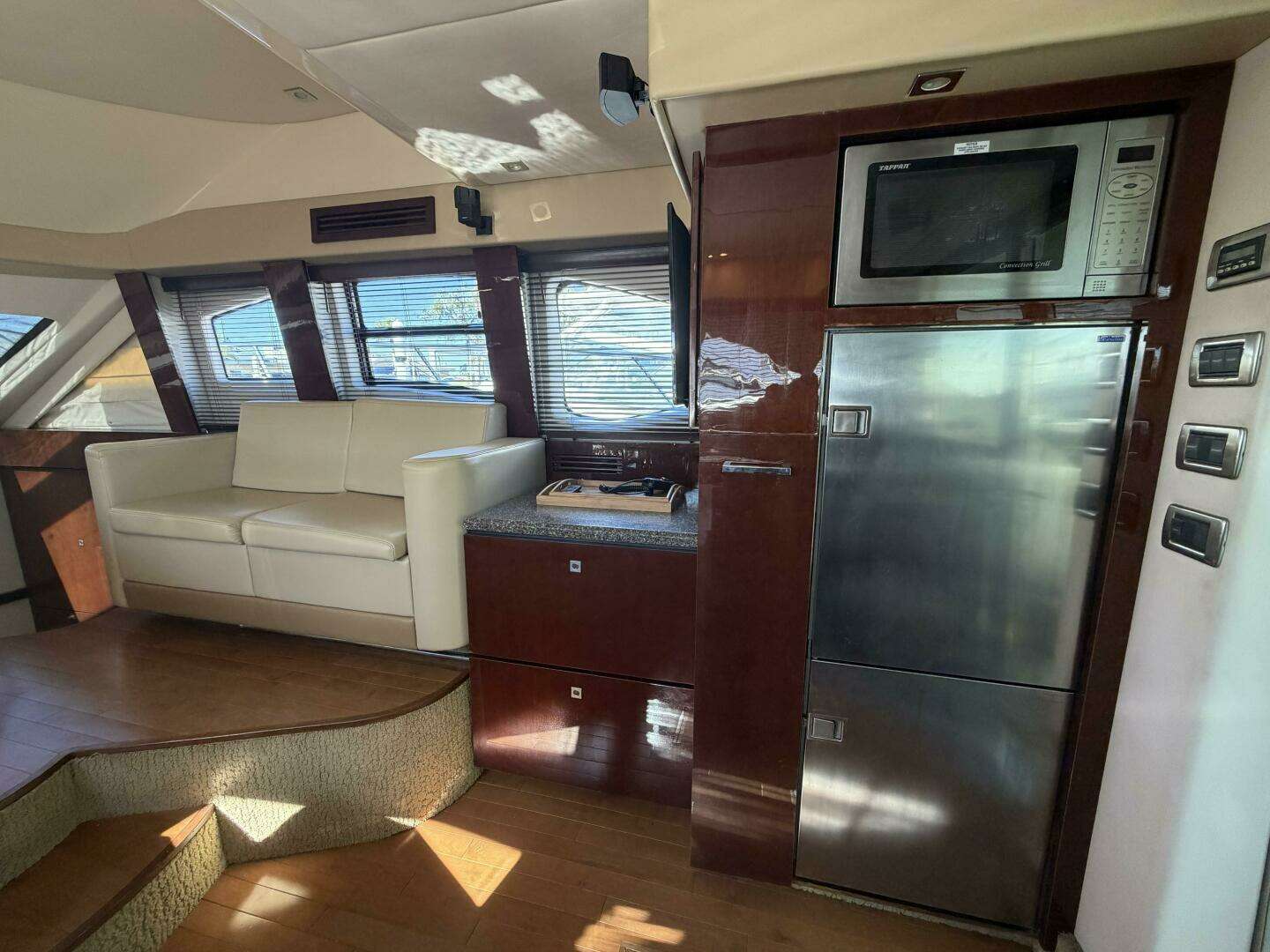 2008 Sea Ray 47 Sedan Bridge - Image 19