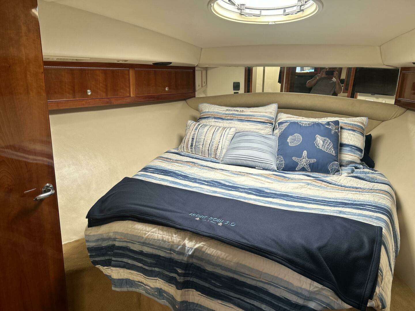 2004 Wellcraft Excalibur - Image 52