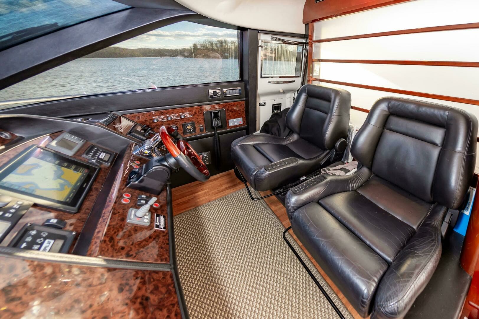 2006 Princess 75 - Image 32