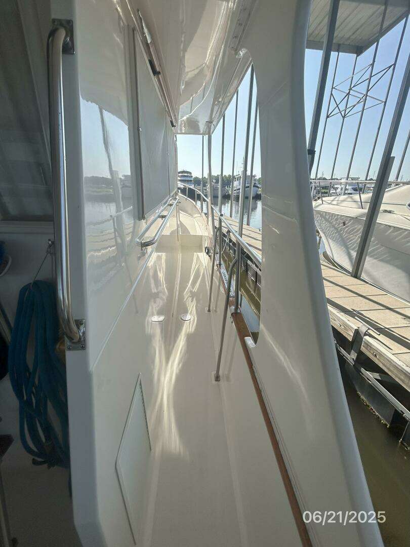 1992 Grand Banks Europa - Image 21