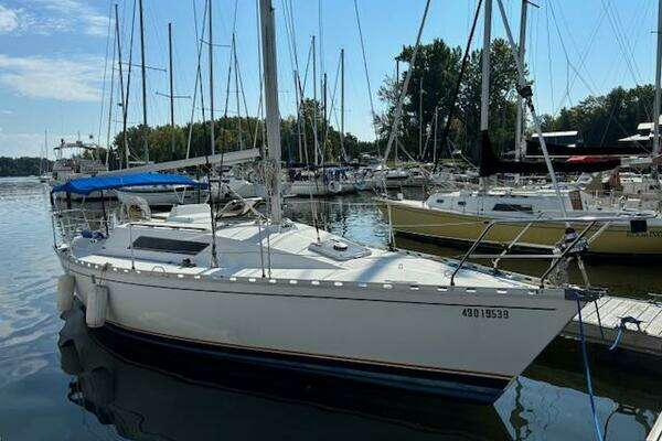 1984 Beneteau — - Image 1