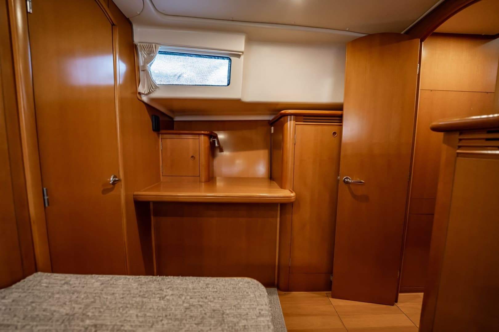 2005 Lagoon Power 43 - Image 49