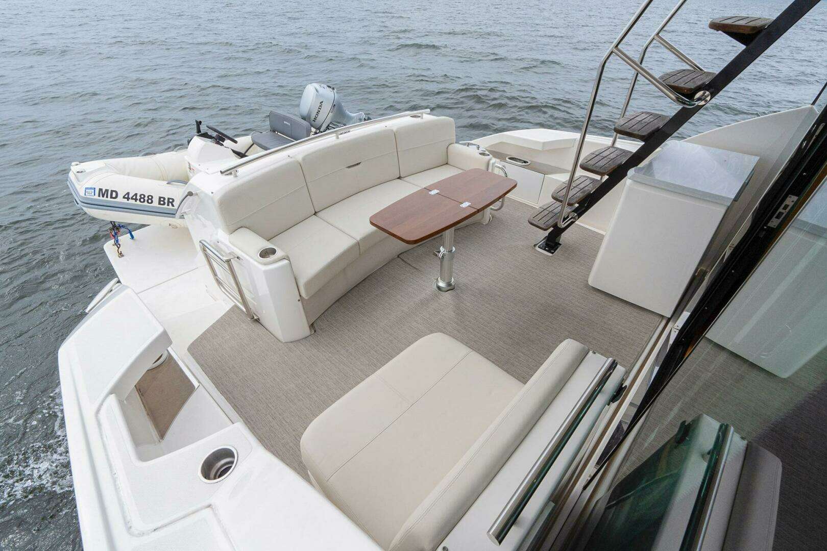 2021 Tiara Yachts 4400 Flybridge - Image 44