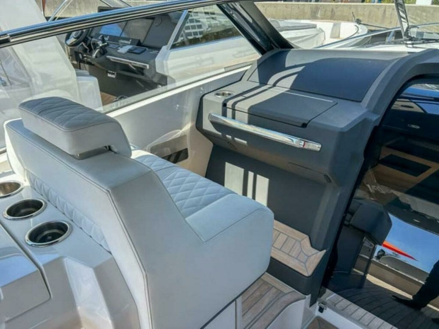 2023 Windy 40 Camira SX - Image 9