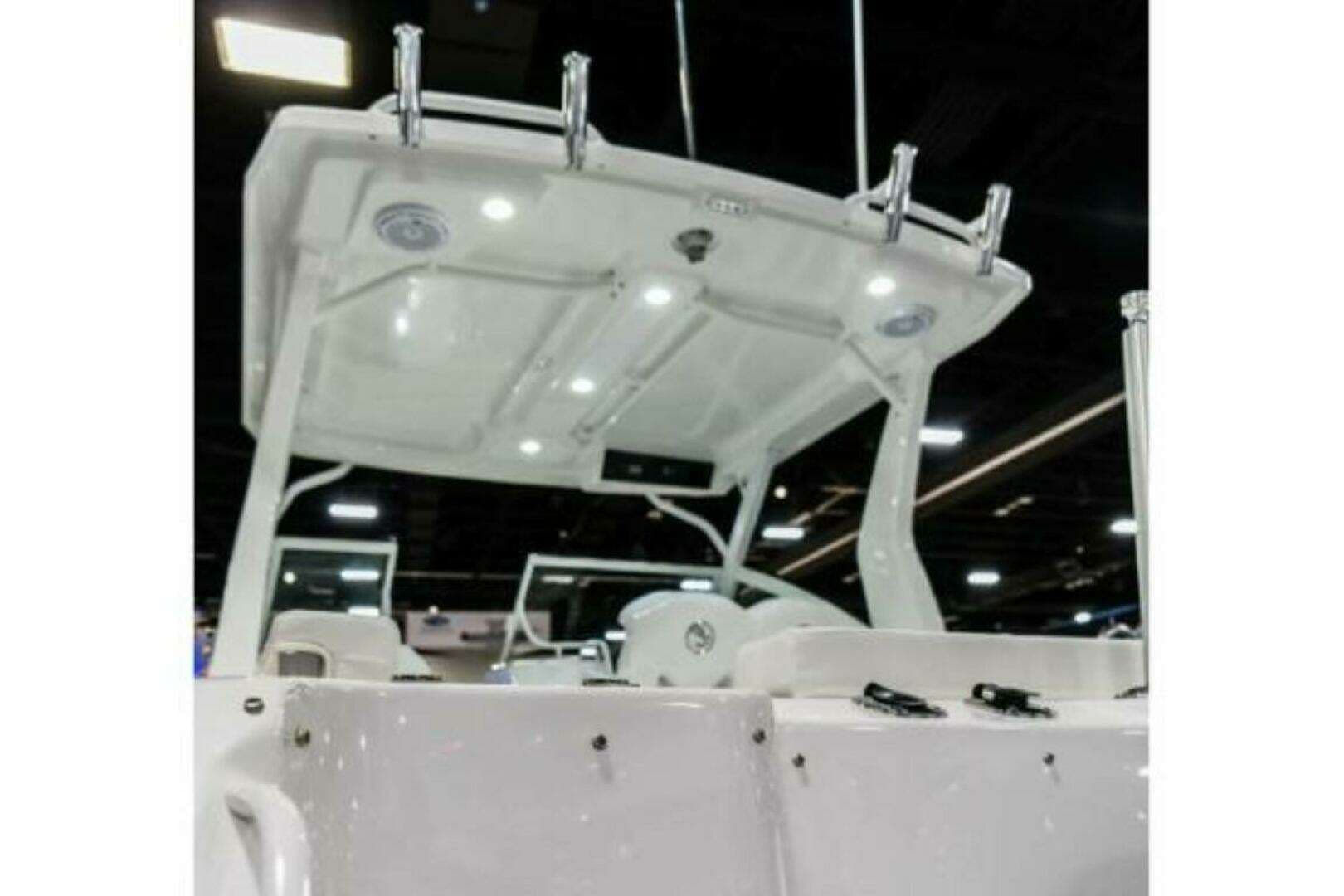 2025 Edgewater 262CX - Image 15