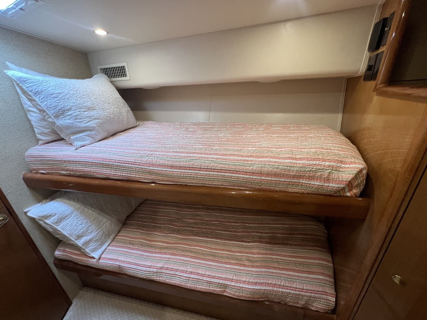 2003 Viking 52 Convertible - Image 38