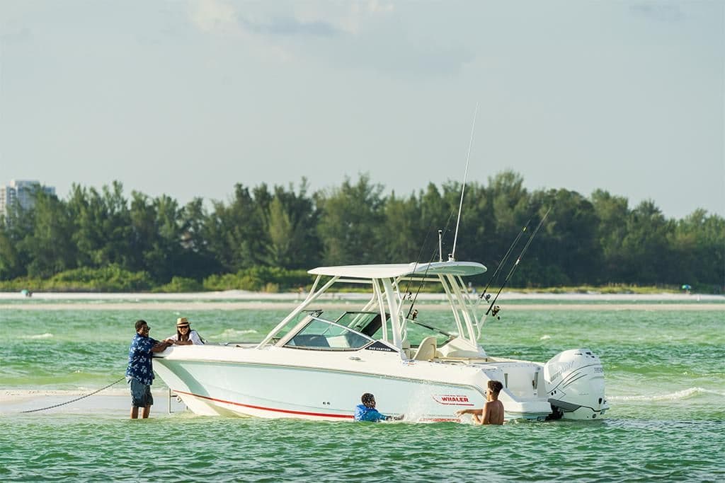 2023-Boston-Whaler-240-Vantage-MarineMax