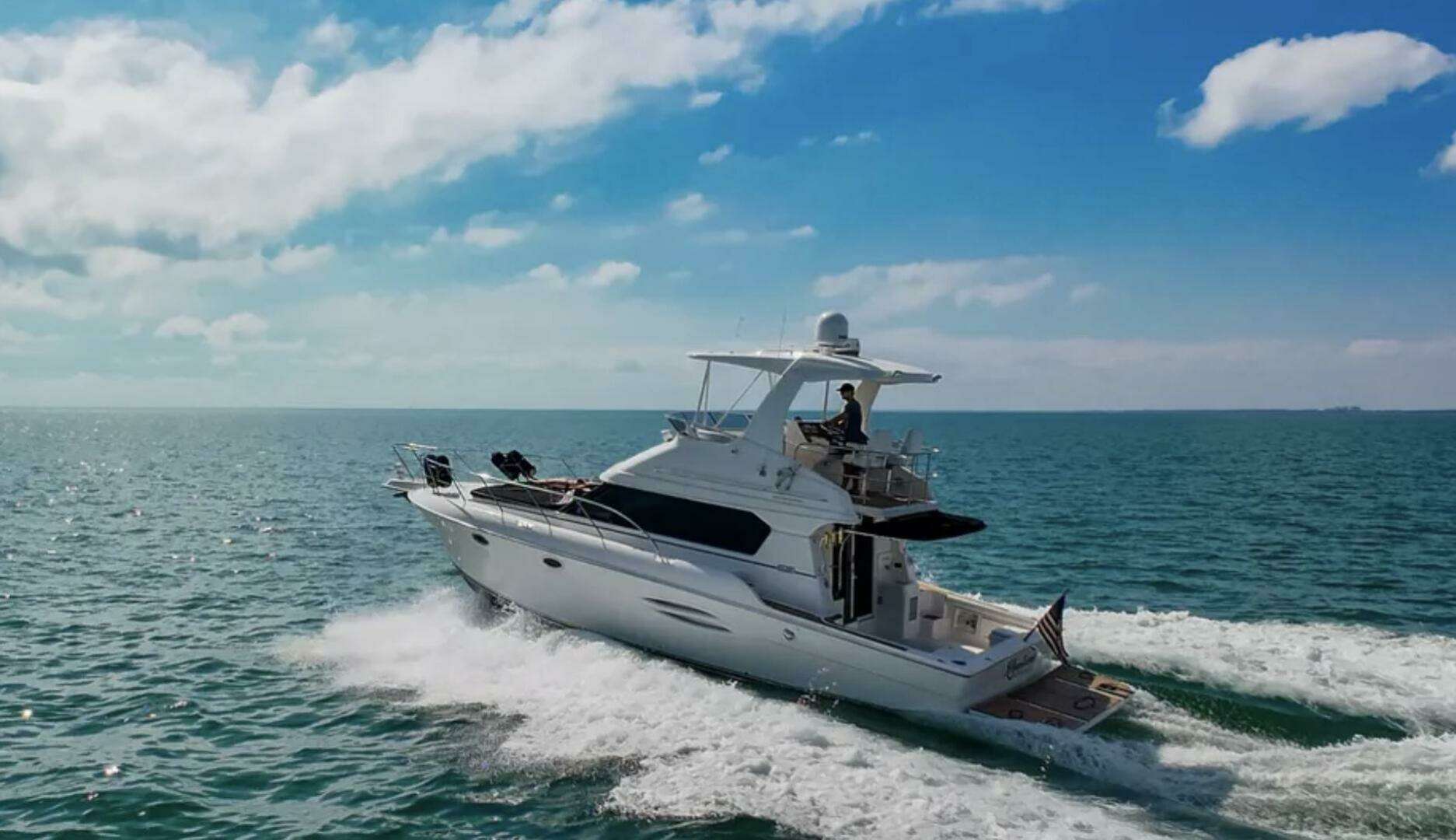 2003 Silverton 42 Convertible - Image 2