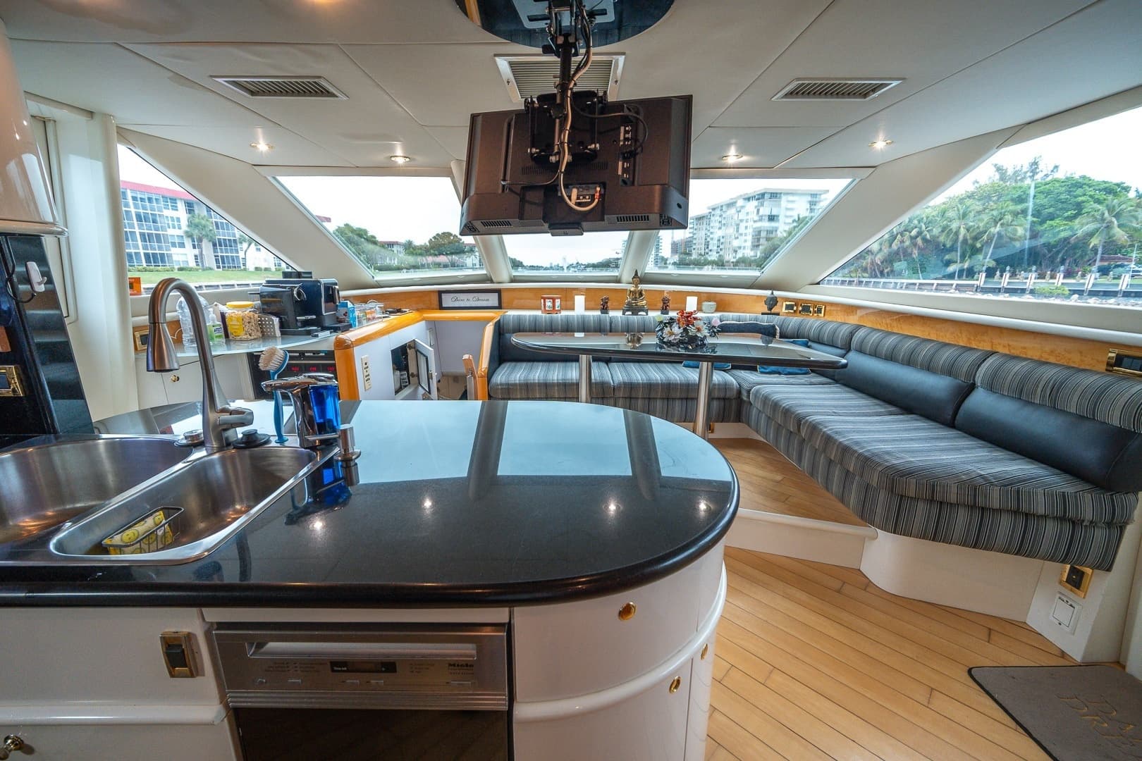 2000 Lazzara Yachts 76 Skylounge - Image 43