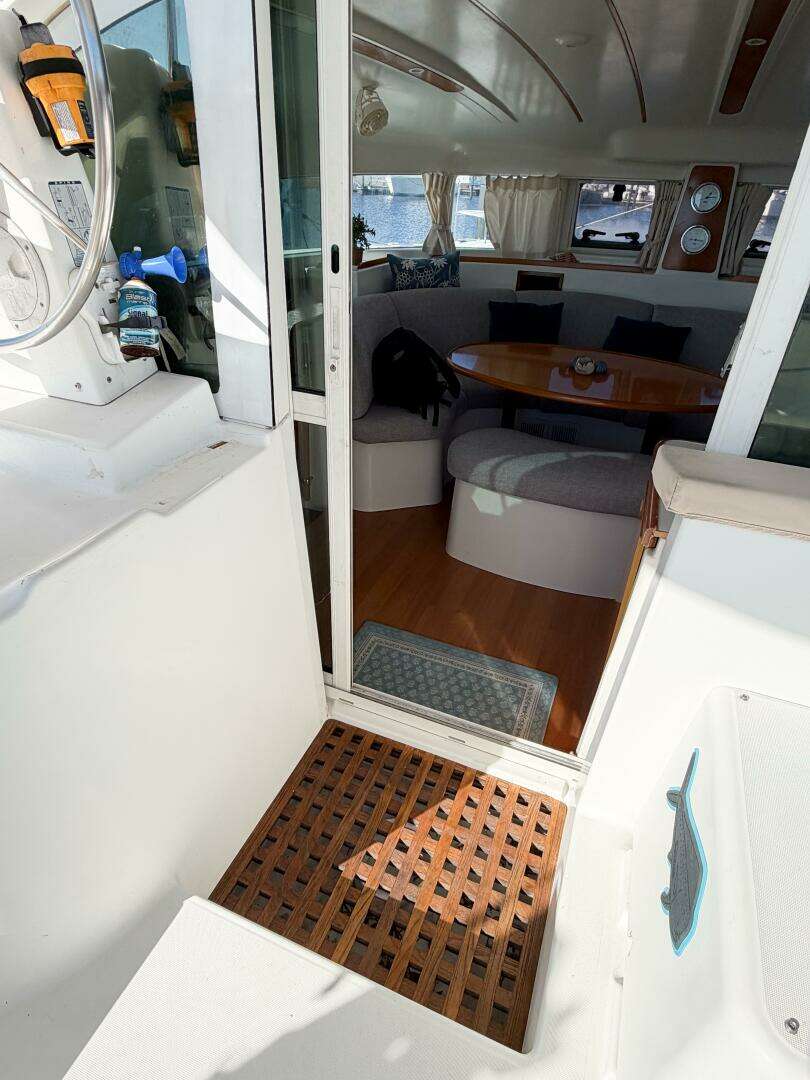 2005 Lagoon 380S - Image 22