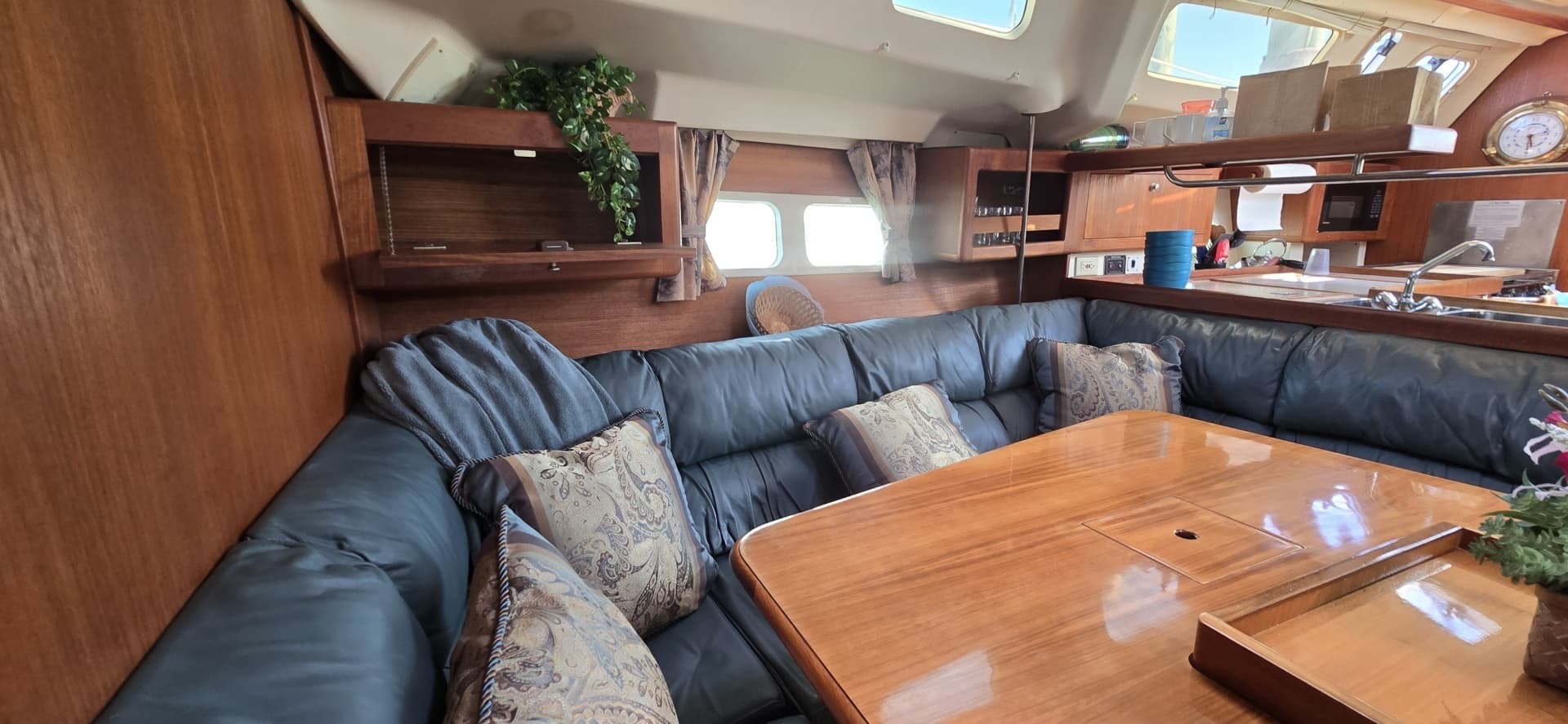 1998 Hunter 410 - Image 24