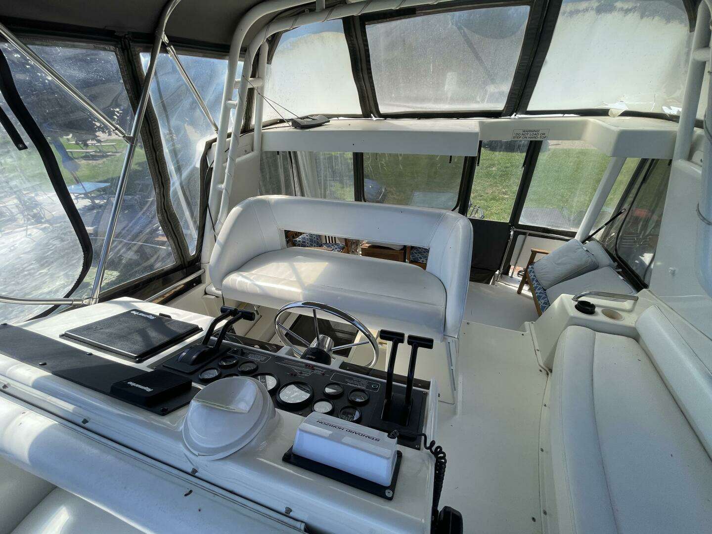 1994 Silverton 34 Motor Yacht - Image 22
