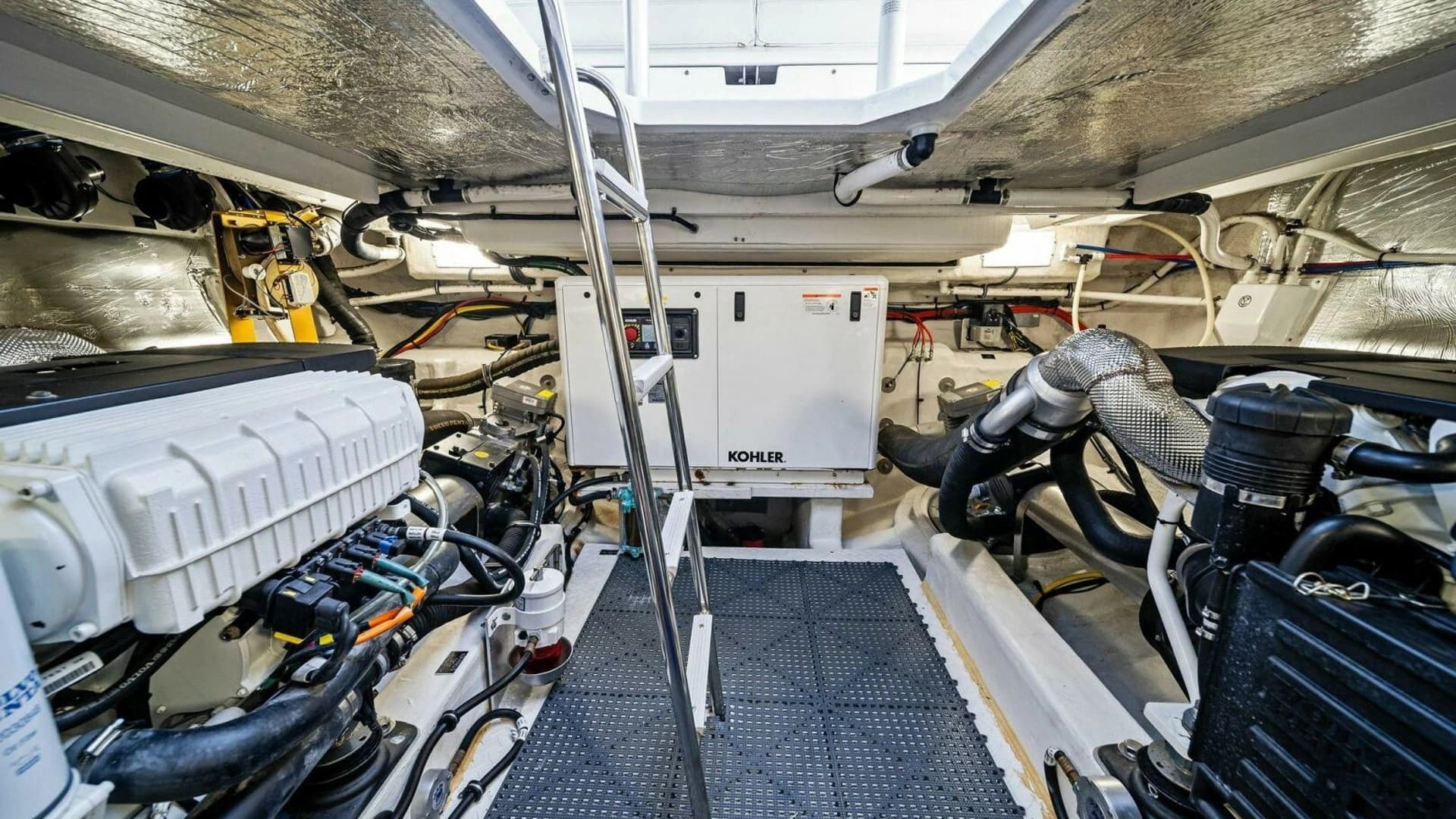 2019 Cruisers Yachts 45 Cantius - Image 59