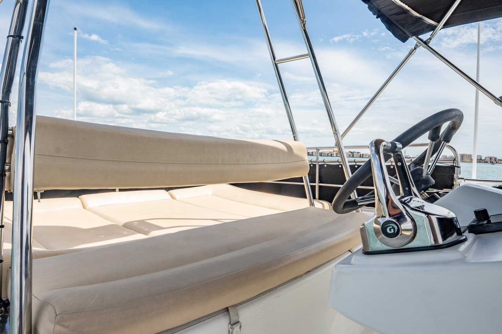 2005 Lagoon Power 43 - Image 16