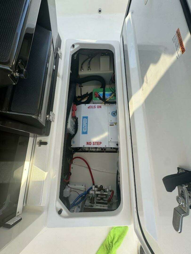 2024 Pursuit S358 - Image 22