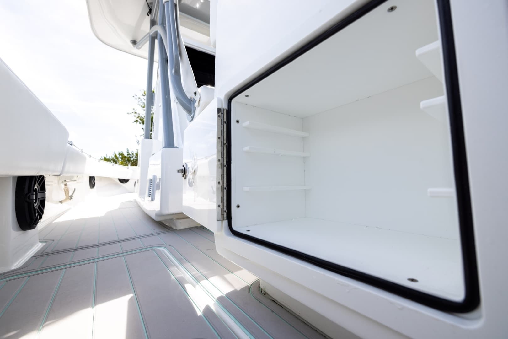 2025 SeaHunter Floridian - Image 35