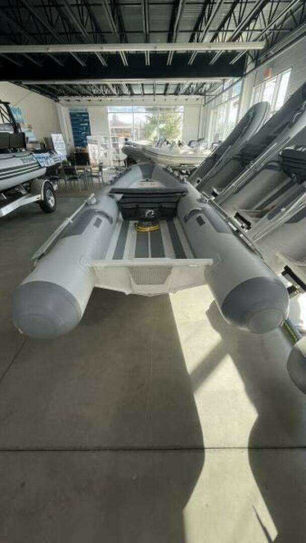2023 Zodiac Cadet 390 DL RIB ALU PVC - Image 2