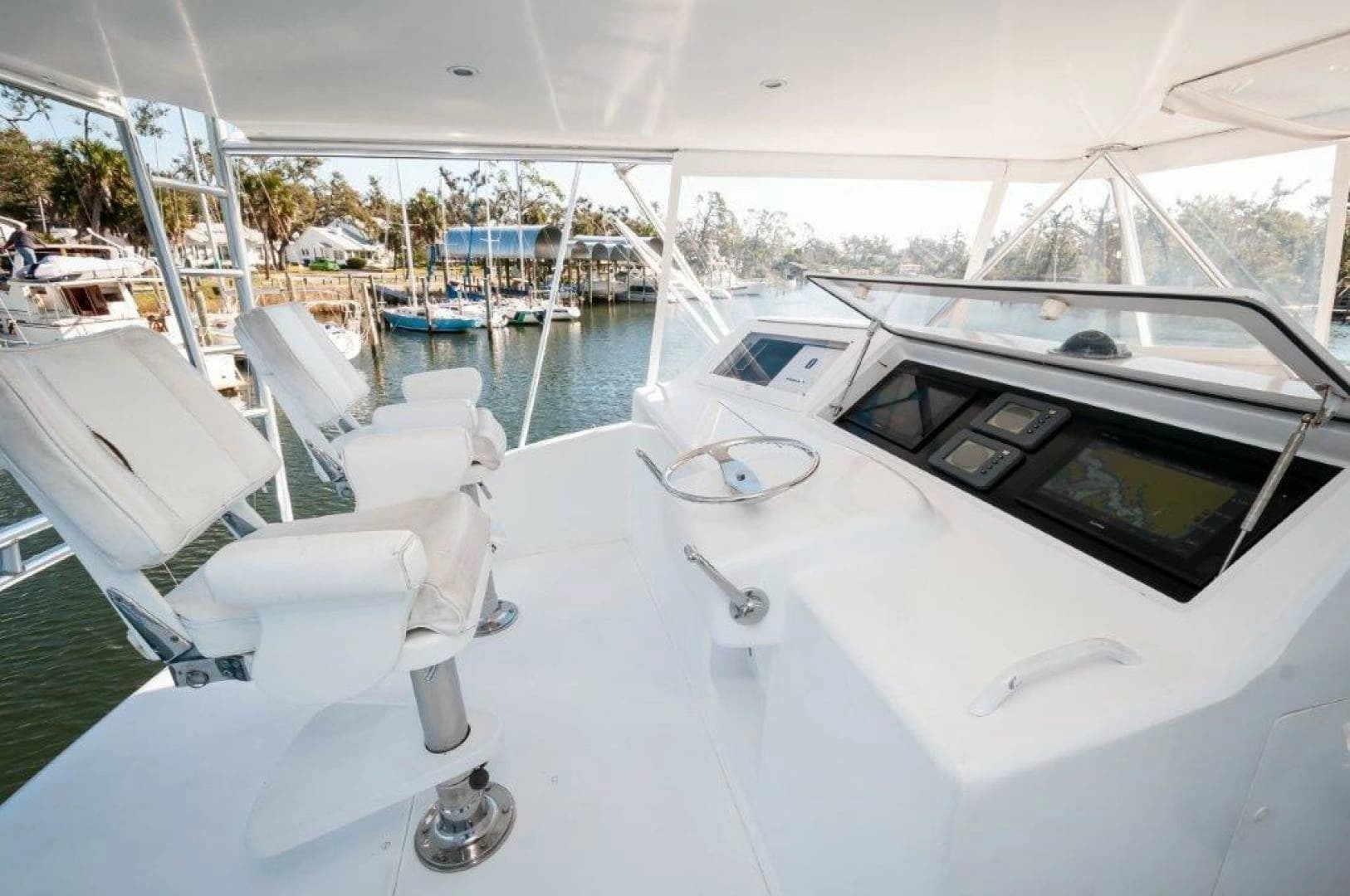 2001 Viking 61 Convertible - Image 30