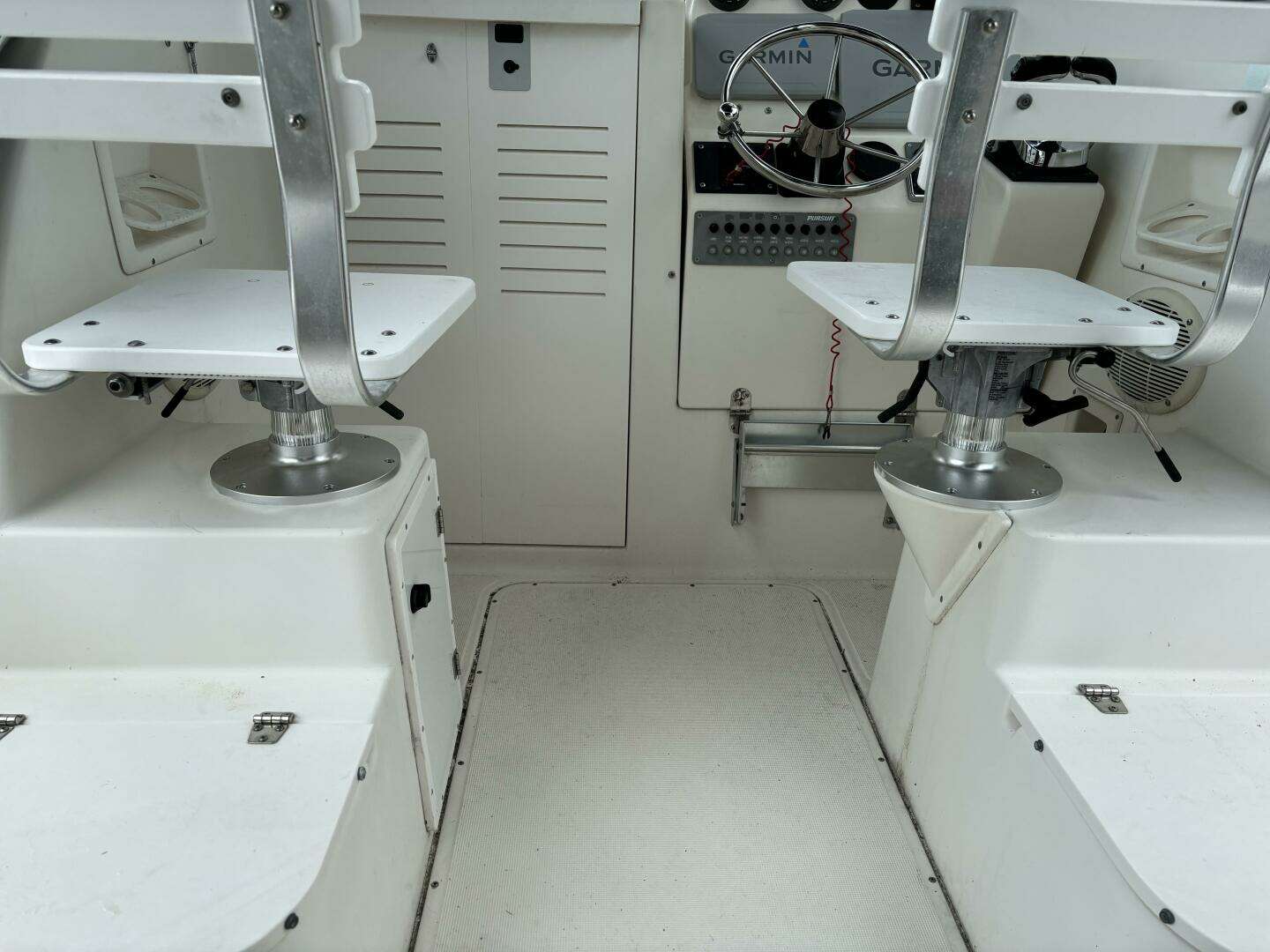 1995 Pursuit 2470 - Image 16