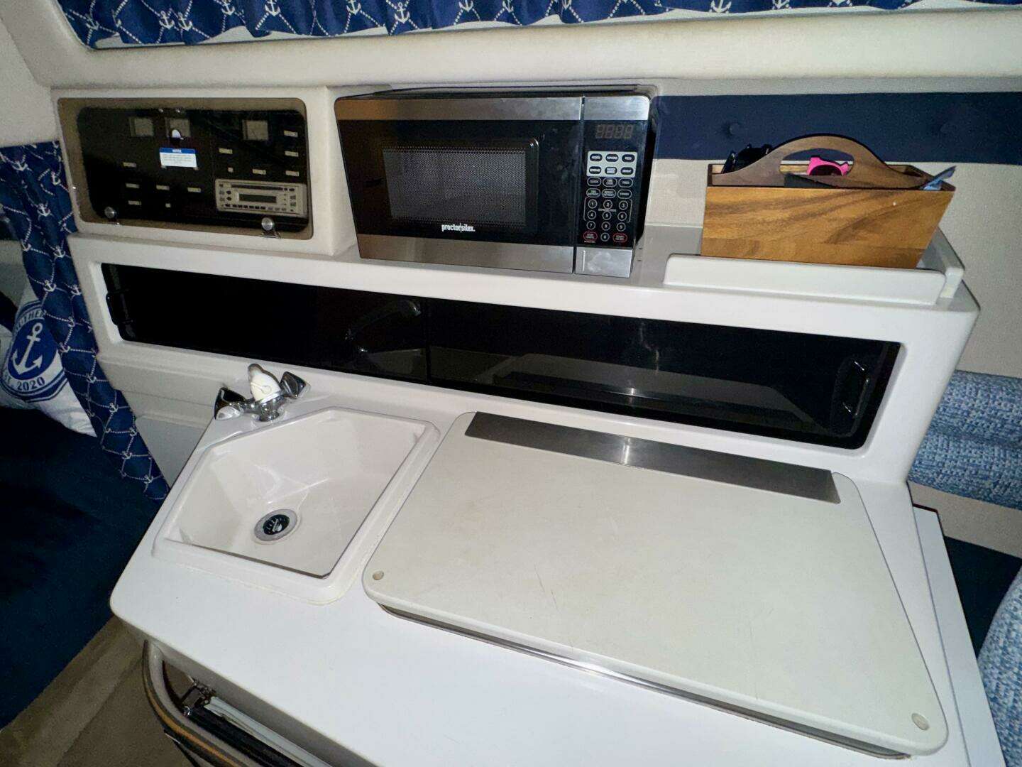 1994 Chaparral Signature 27 Cabin Cruiser - Image 46